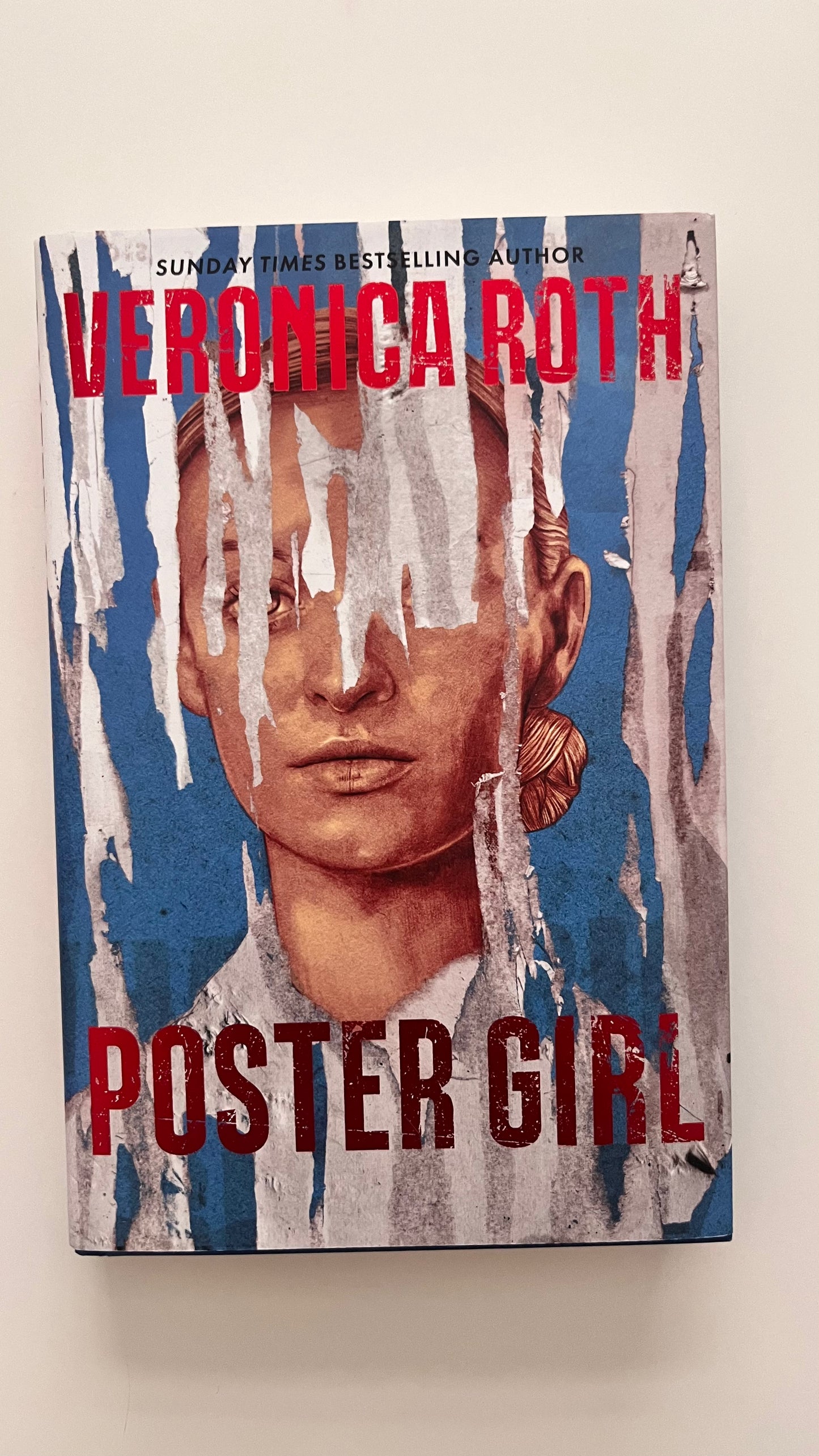 Fairyloot: Poster Girl By Veronica Roth (Hardcover)