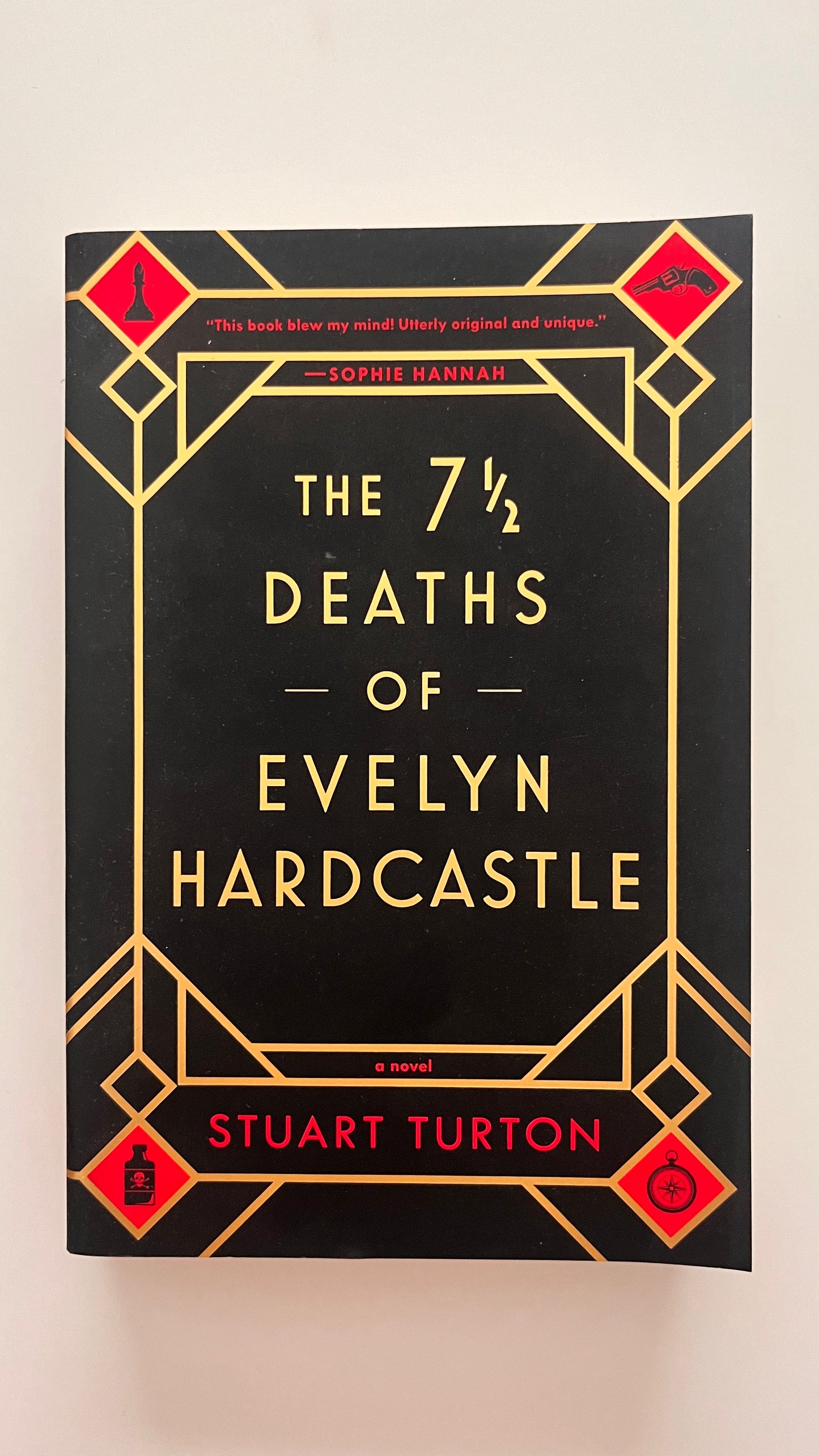 The 7 And A Half Deaths of Evelyn Hardcastle (Paperback)