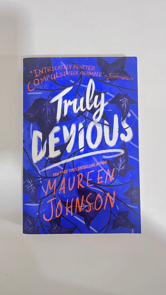 Truly Devious by Maureen Johnson (Paperback)