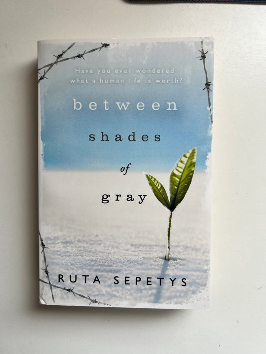 Between Shades of Gray by Ruta Sepetys (Paperback)
