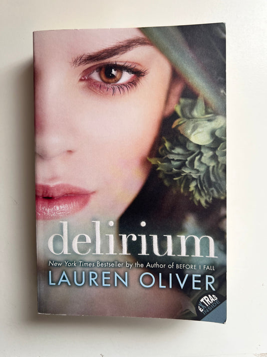 Delirium By Lauren Oliver (Paperback)