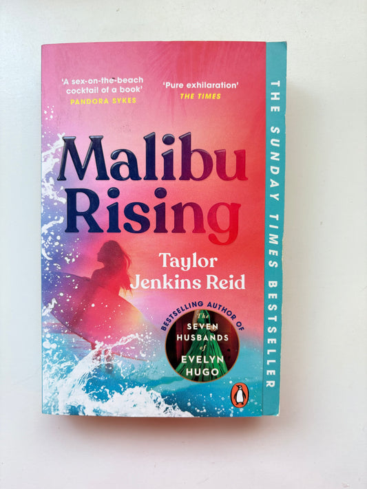 Book cover of 'Malibu Rising' by Taylor Jenkins Reid on a white background