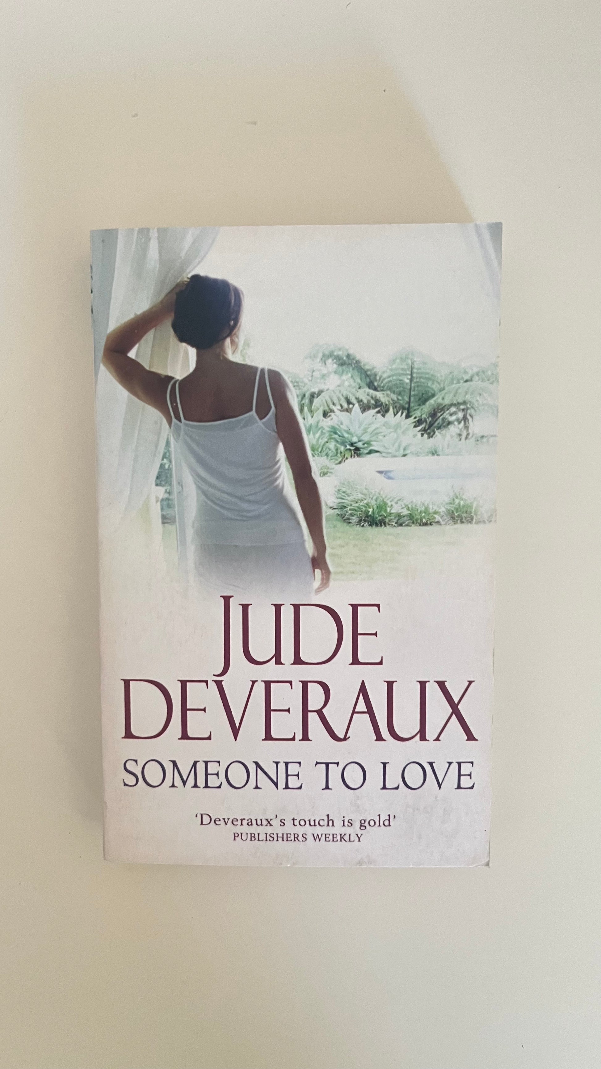 Paperback of Someone to Love by Jude Deveraux with a soft, romantic cover featuring a Victorian house.

