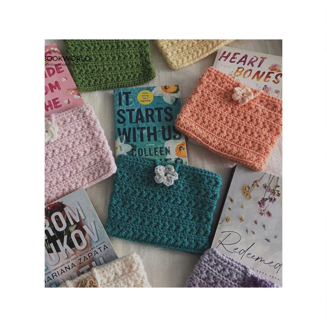 Crochet book sleeve with detailed star stitch pattern