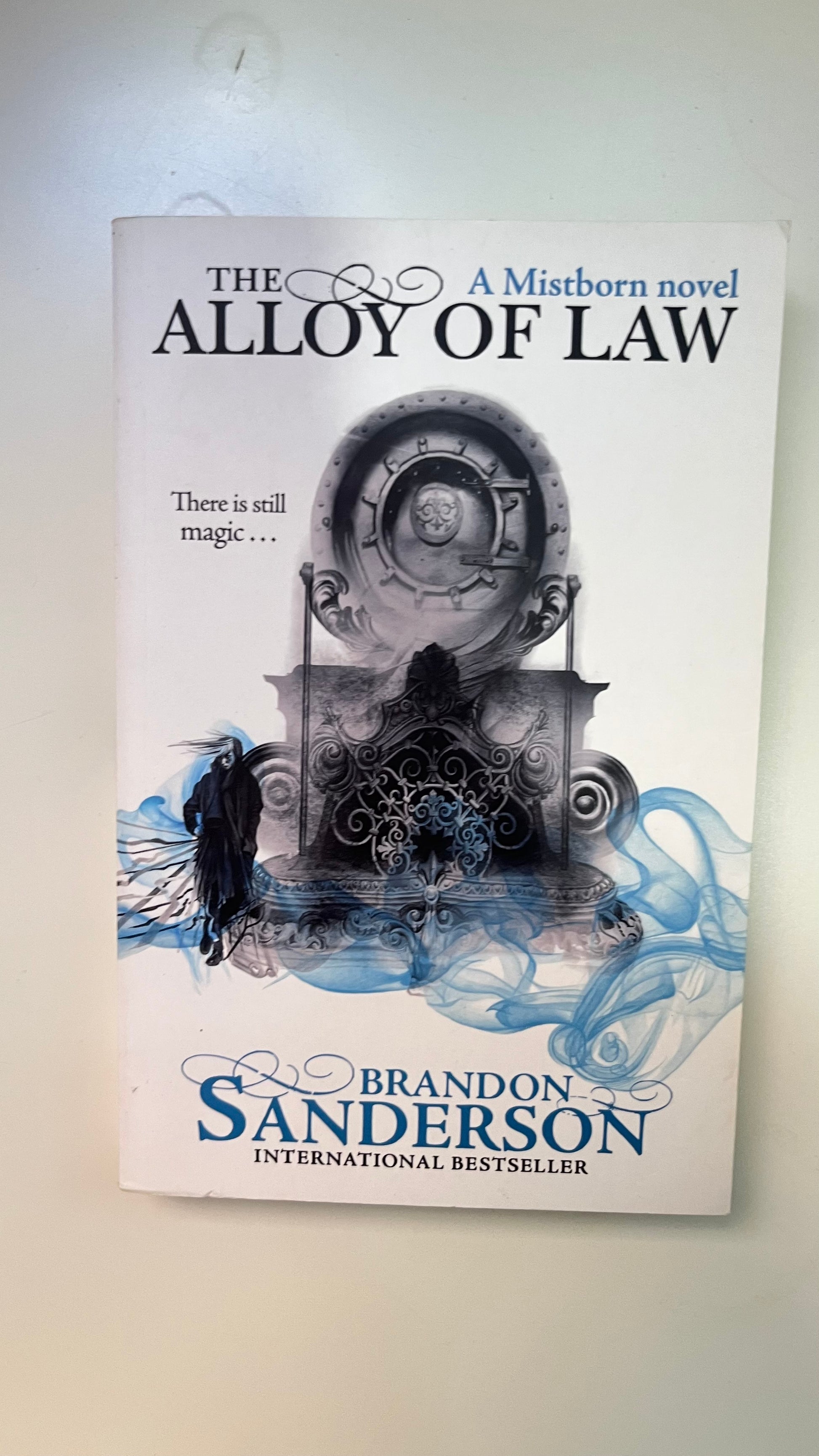 Cover of The Alloy of Law by Brandon Sanderson – A Mistborn-era fantasy adventure