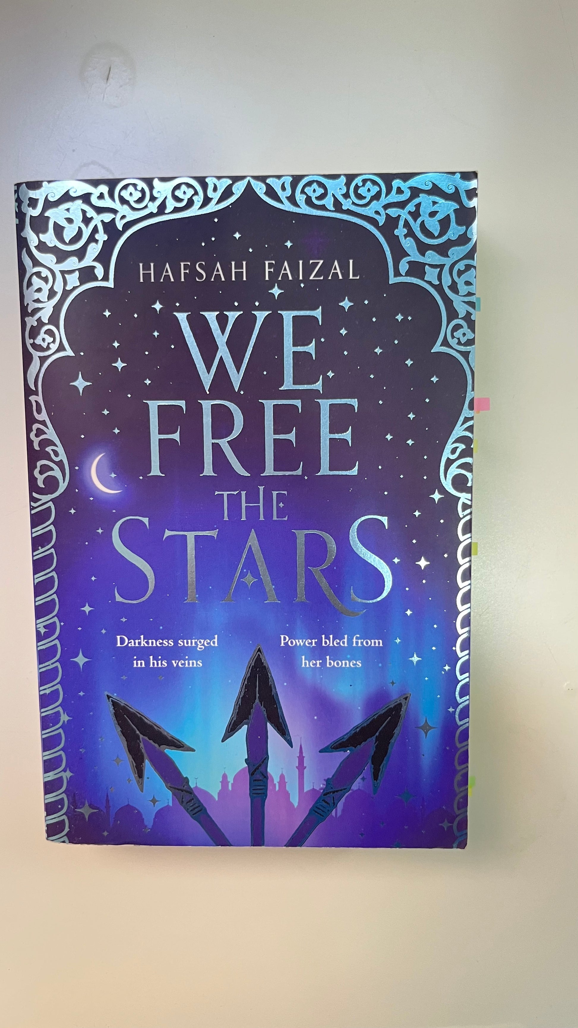 Cover of We Free the Stars by Hafsah Faizal – A breathtaking fantasy finale