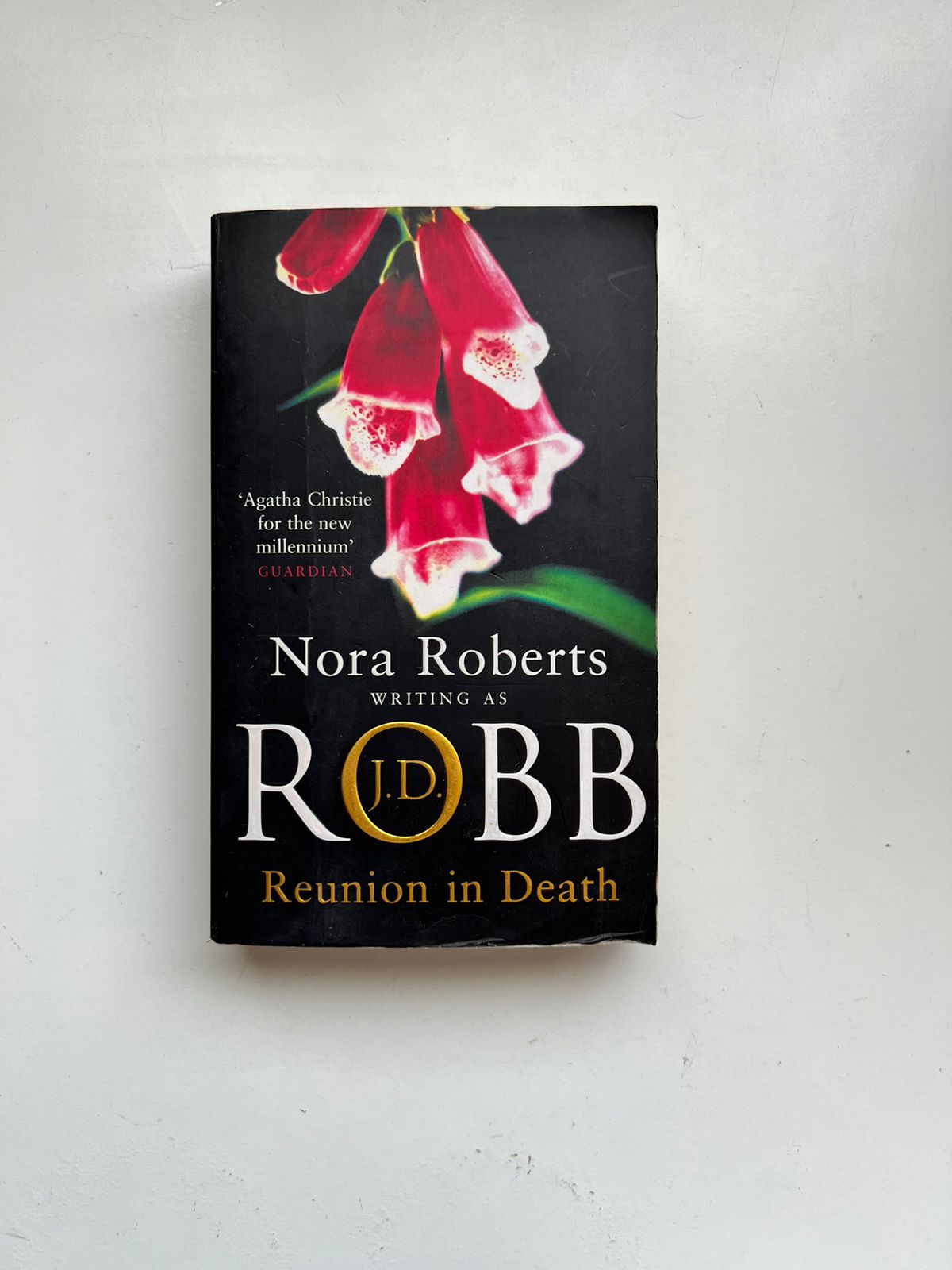 Reunion in death by J.D. Robb (Paperback)